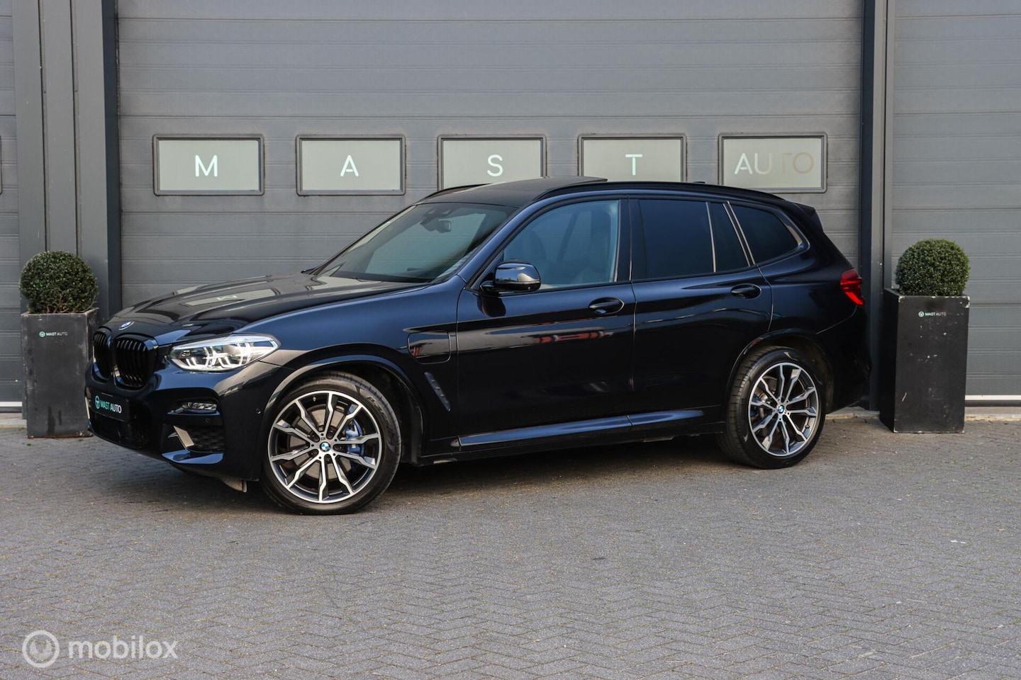 BMW X3 - xDrive30e High Executive|M-Sport|PANO|HUD|H&K|ACC|Memory - AutoWereld.nl