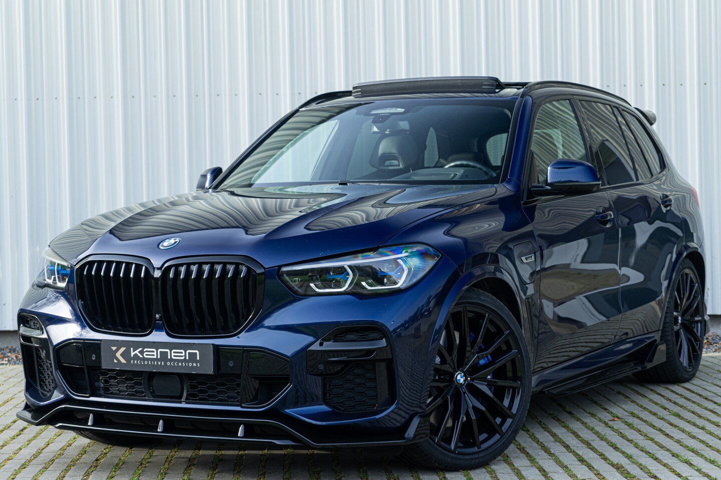 BMW X5 - xDrive45e M-Sport ACC Pano MSeats Massage Skylounge Achterasb. HUD Trekhaak - AutoWereld.nl