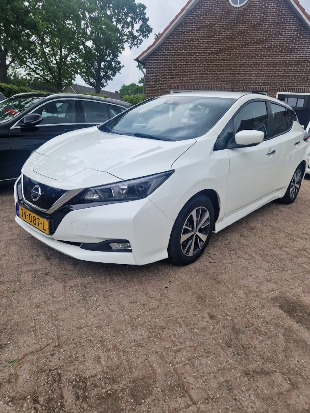 NISSAN LEAF 40KWH