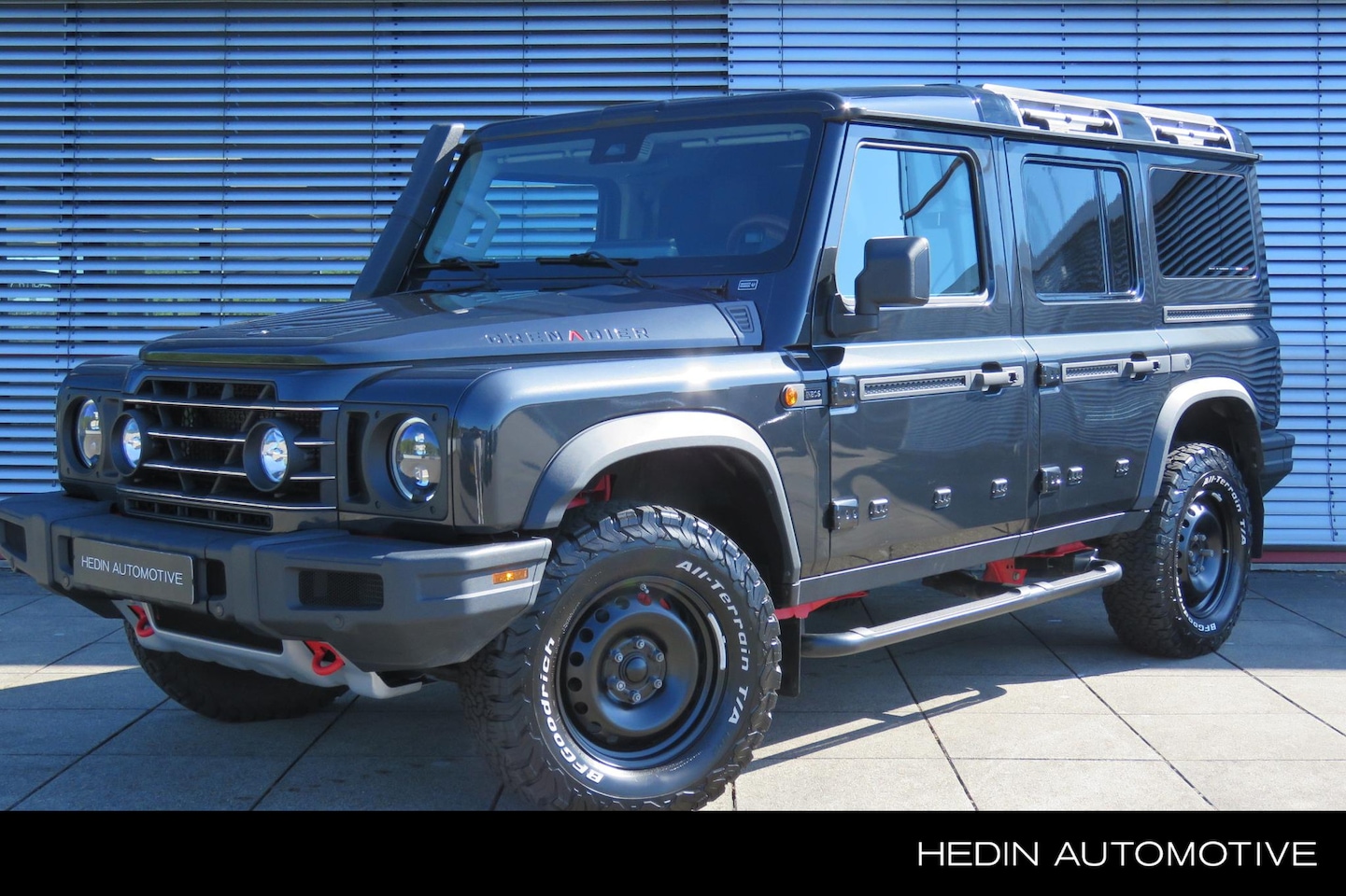 INEOS Grenadier - 3.0 St Utility Wagon 5p. | Sidesteps | Lier | Contrasterend rood ladder Chassis | BF Goodr - AutoWereld.nl