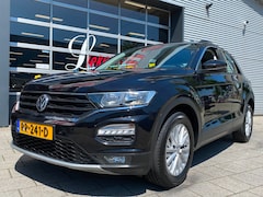 Volkswagen T-Roc - 1.0 TSI Style - Navigatie I Airco I Veiligheid pakket I LED I PDC I Sport velgen I Dealer