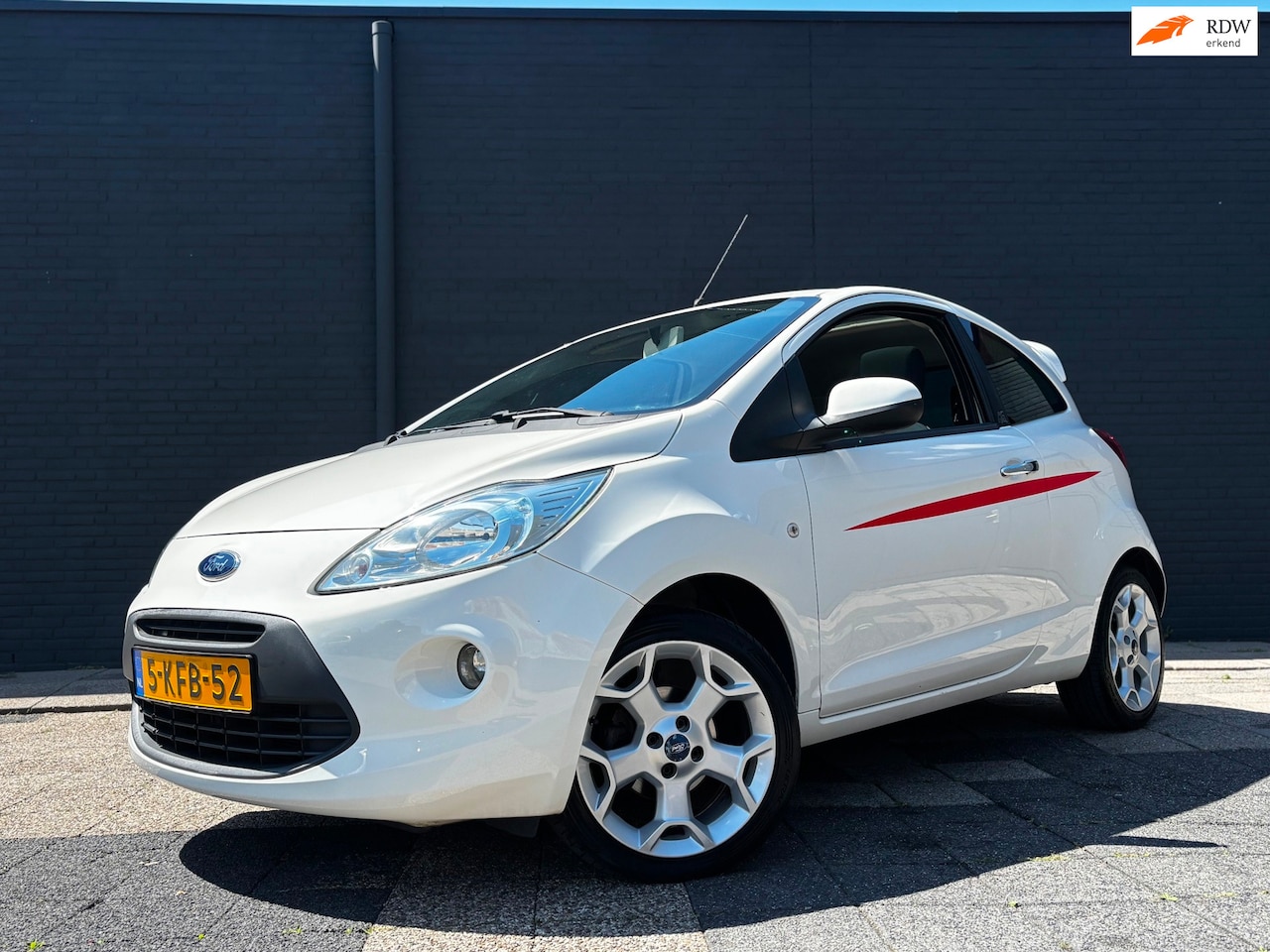 Ford Ka - Titanium X | Pano | Stoelverw. | Bluetooth - AutoWereld.nl