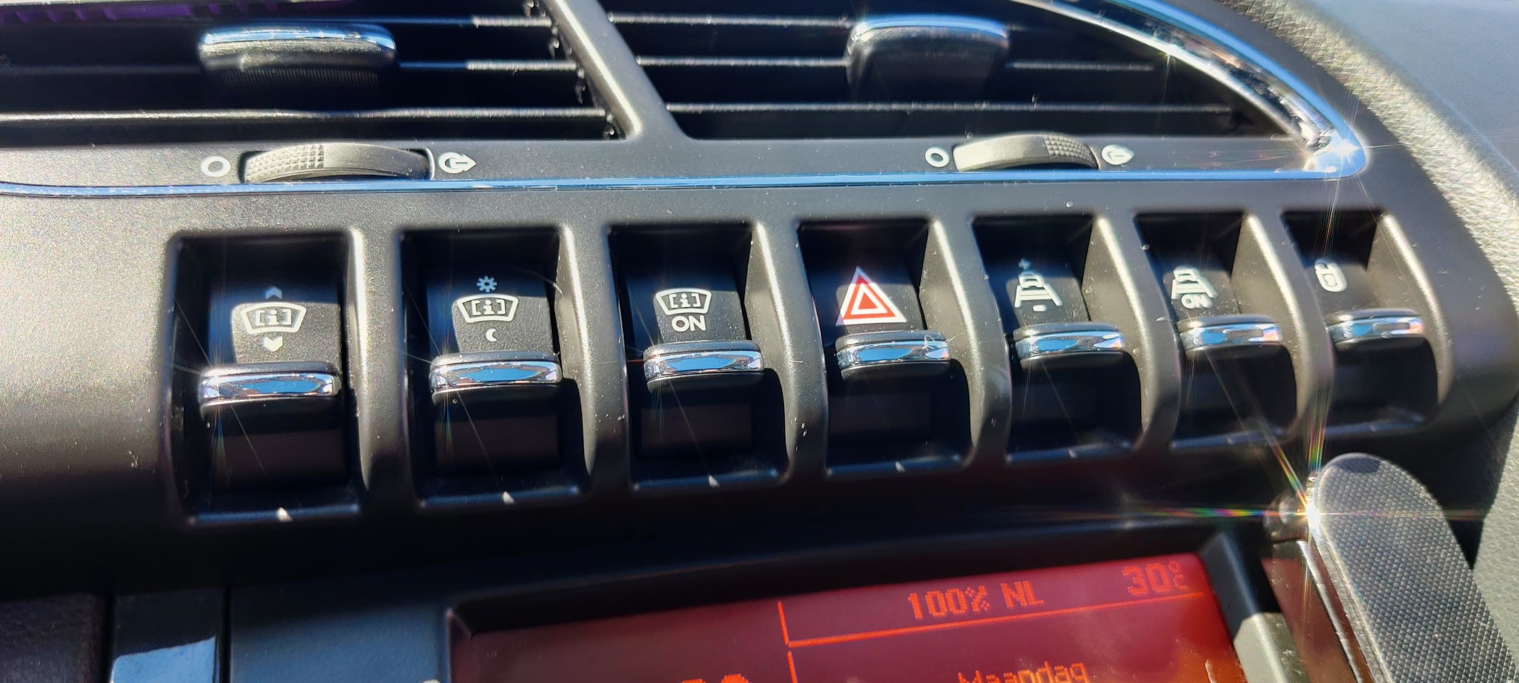 Peugeot 3008 - 1.6 VTi Première Panorama dak, elektrisch te openen (glas blijft zitten)