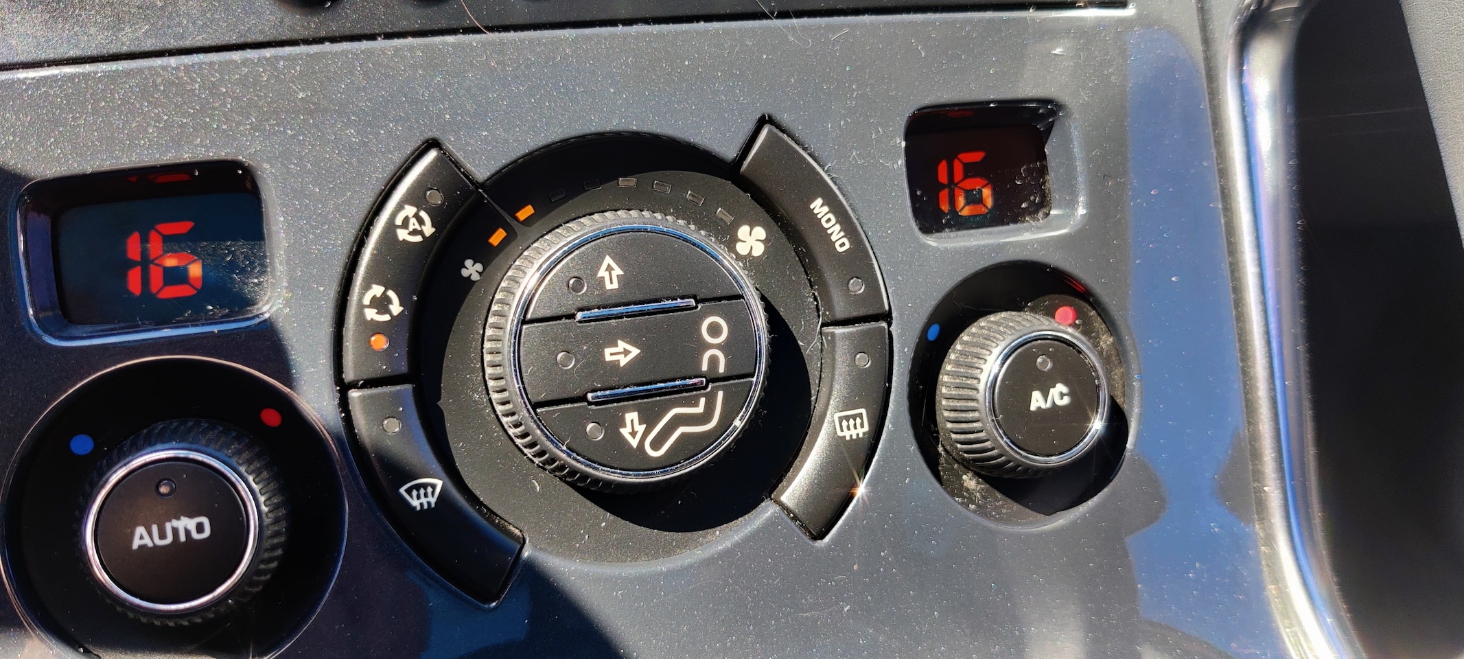 Peugeot 3008 - 1.6 VTi Première Panorama dak, elektrisch te openen (glas blijft zitten)