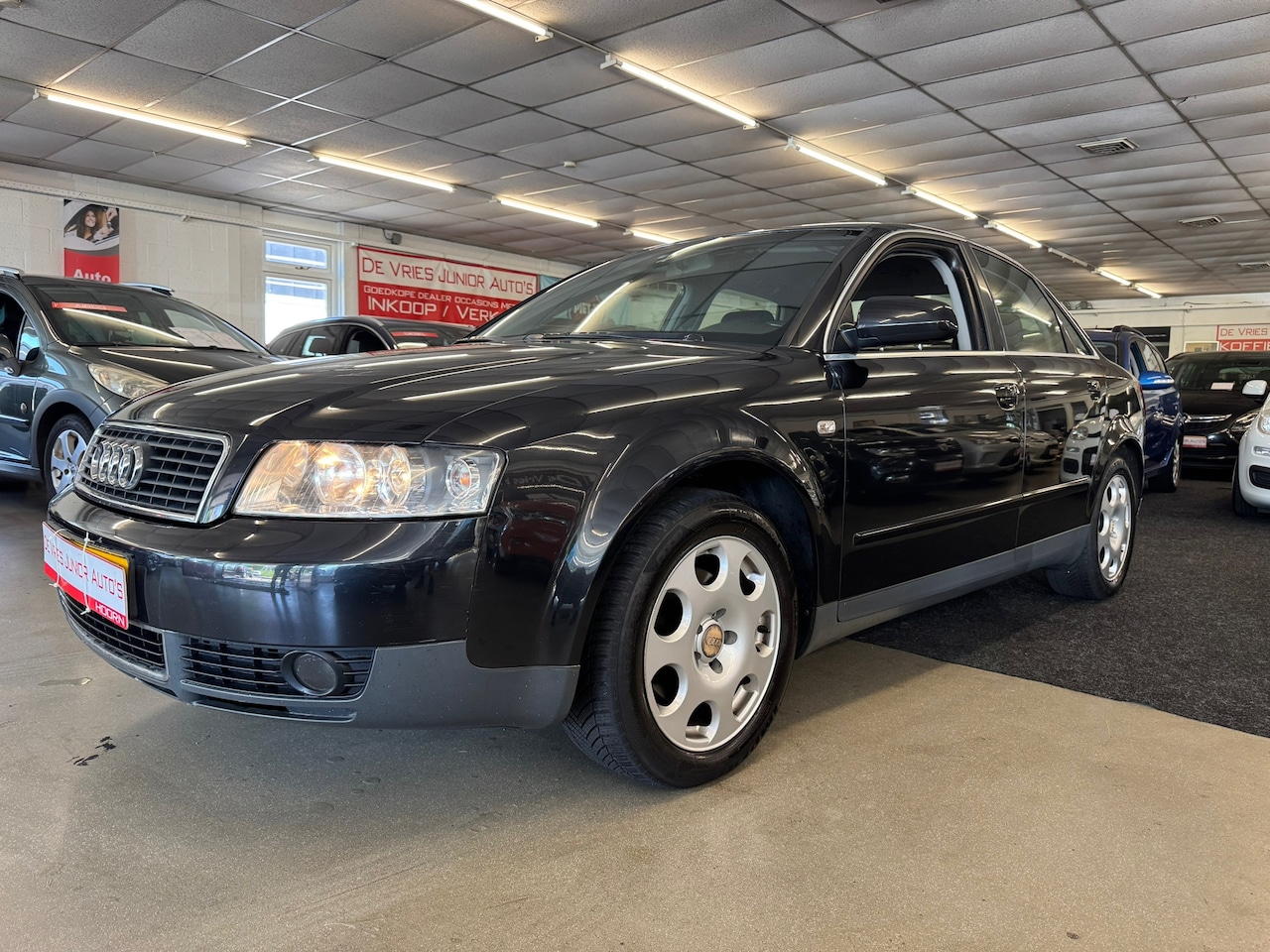 Audi A4 Limousine - 2.0 FSI. Cruis/climate control, apk tot januari 2027 en meer! - AutoWereld.nl