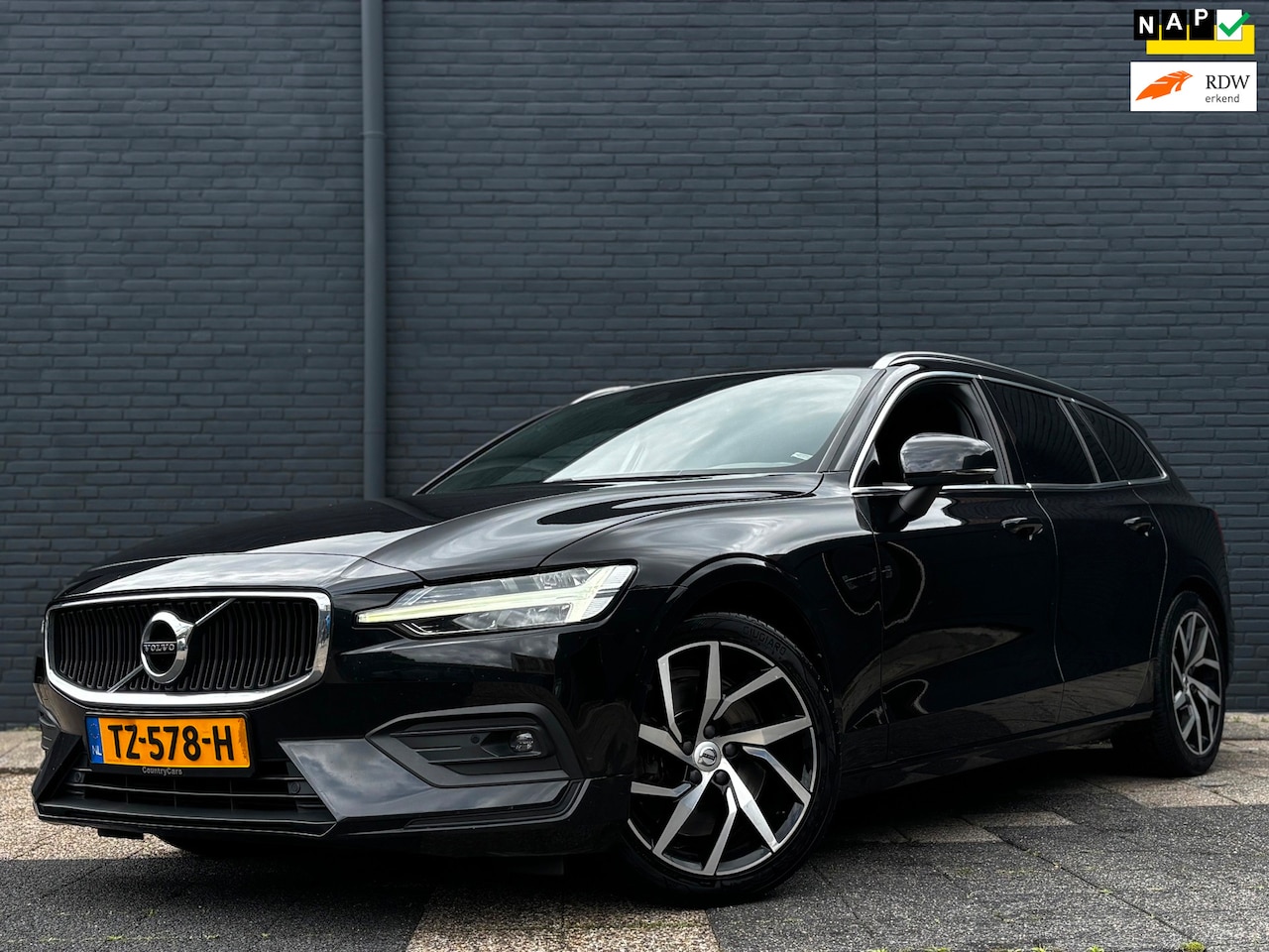 Volvo V60 - 2.0 T5 Momentum | Automaat | Trekhaak | Stoelverw. - AutoWereld.nl
