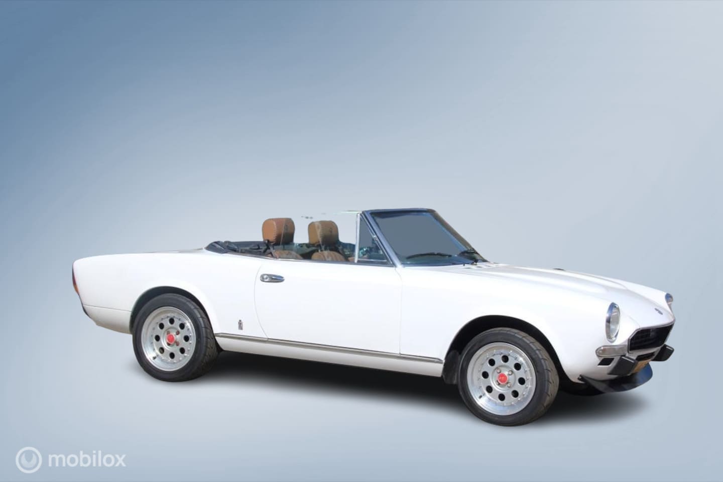 Fiat 124 Spider - 2000, Volumex velgen, Abarthlook interieur - AutoWereld.nl
