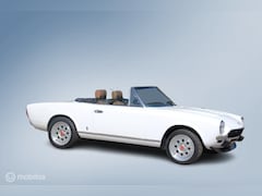 Fiat 124 Spider - 2000, Volumex velgen, Abarthlook , dubbele carburateur