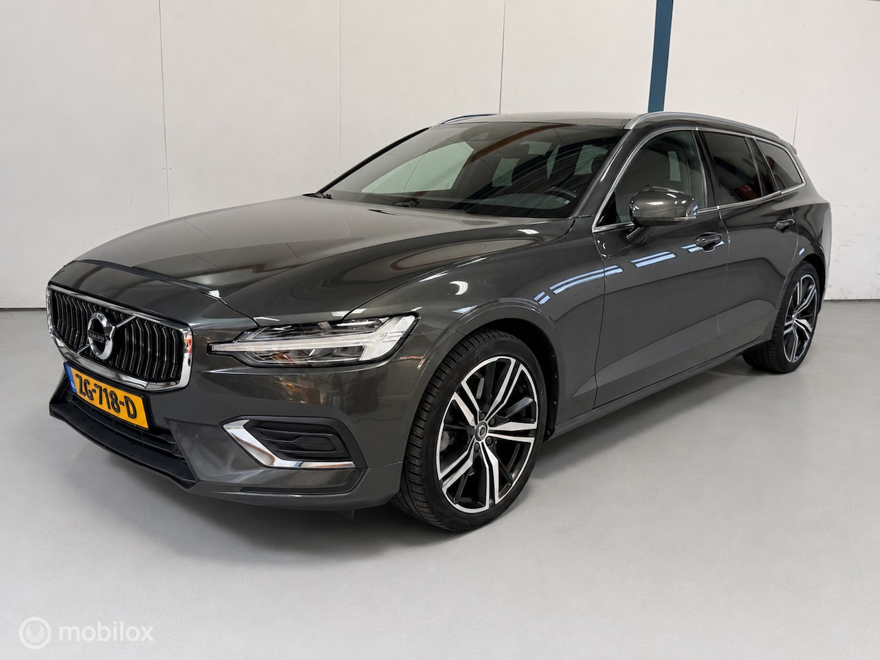 Volvo V60 - 2.0 T5 Inscription LEER / ADAPTIVE CRUISE / NL-AUTO - AutoWereld.nl