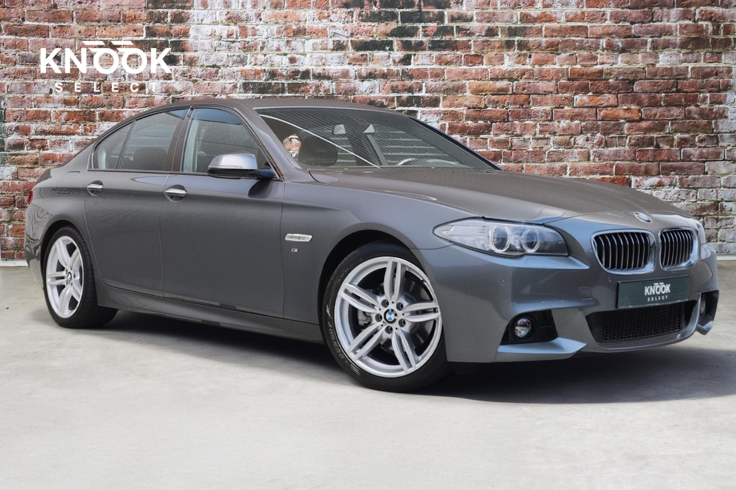 BMW 5-serie - Sedan 520i High Executive M Sport Pakket Automaat / Navigatie Professional / Schuif-/kante - AutoWereld.nl