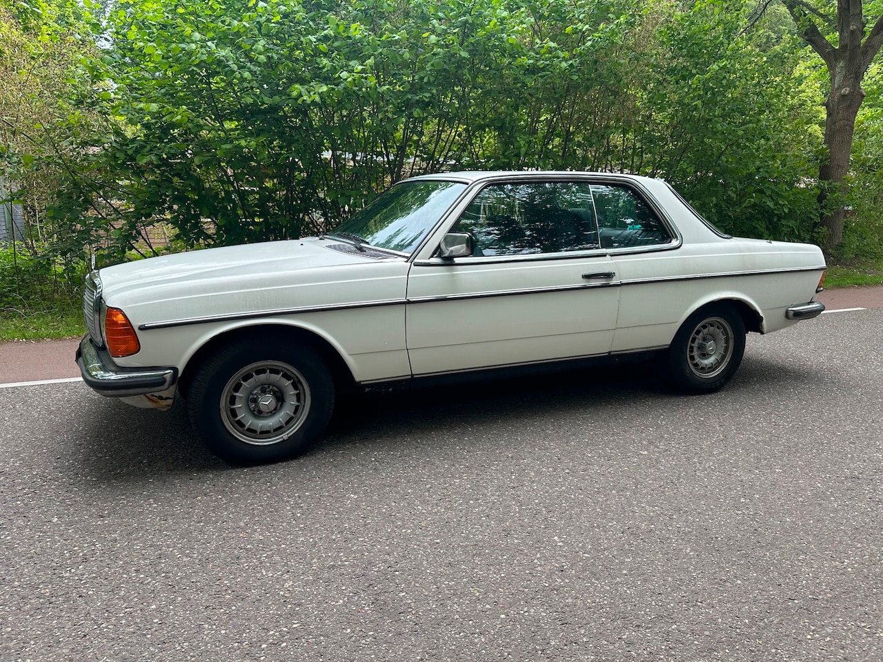 Mercedes-Benz 200-280 (W123) - 280 CE COUPE AIRCO AUTOMAAT SCHUIFDAK NW APK - AutoWereld.nl