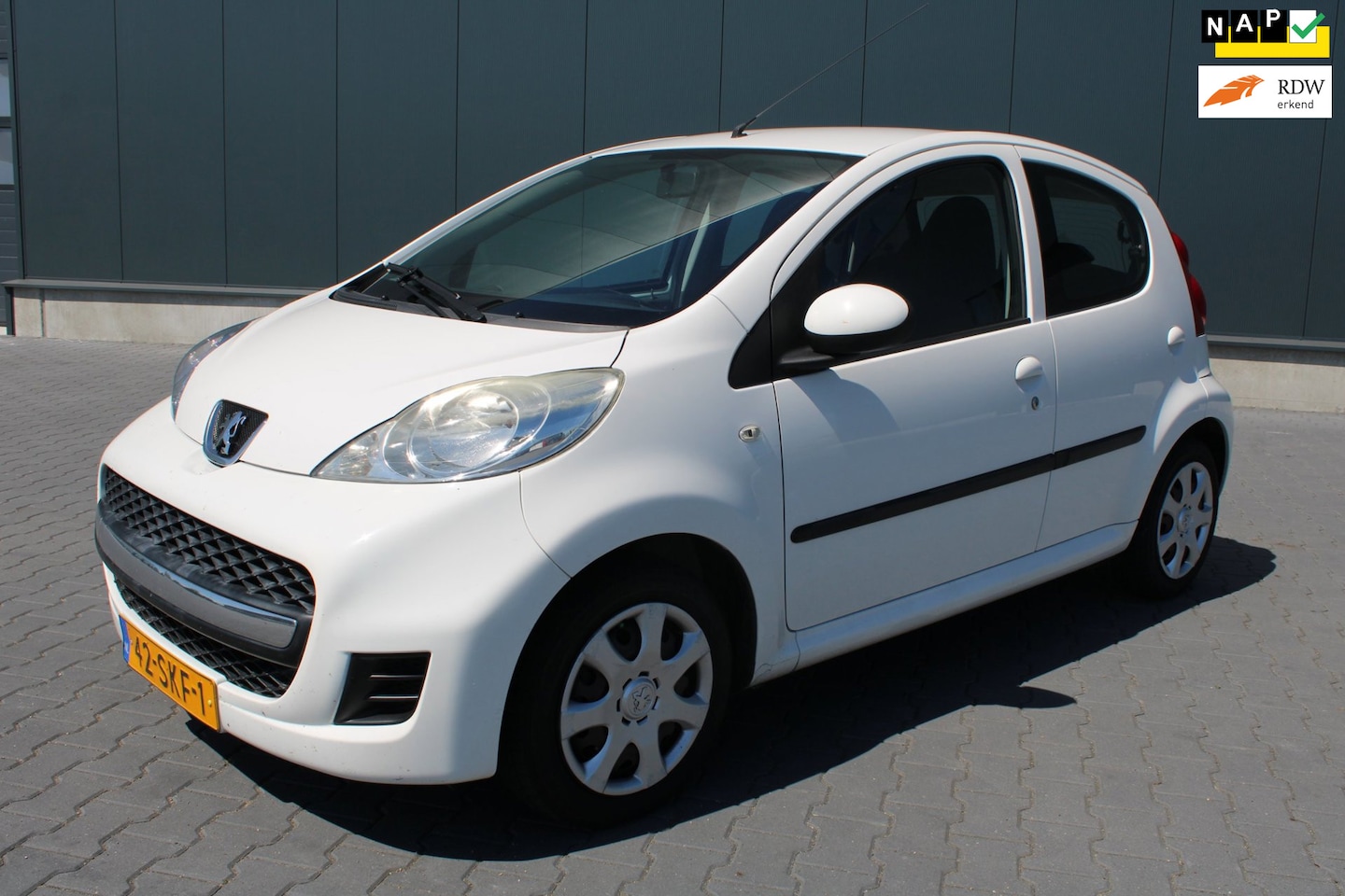 Peugeot 107 - 1.0-12V XS 1e eigenaresse 5 deurs airco - AutoWereld.nl