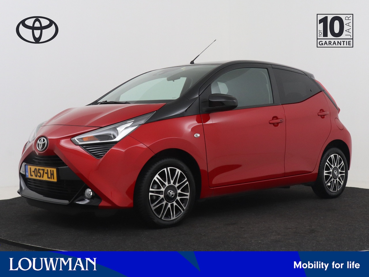 Toyota Aygo - 1.0 VVT-i x-clusiv | Lane assist | Climate Control | Lederen bekleding | Apple CarPlay/And - AutoWereld.nl