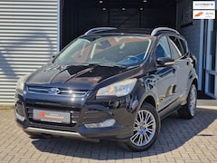 Ford Kuga - 1.6 Titanium Plus 1E EIG TREKHAAK 2000KG 6BAK PDC STOELVERW. PARKEERHULP LM.VELGEN VOL