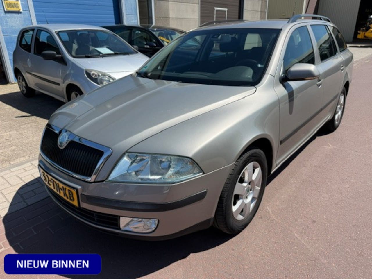 Skoda Octavia Combi - 2.0 FSI Elegance Automaat APK dec-26 Airco koud Leuke auto van de 3e eigenaar met NAP en b - AutoWereld.nl