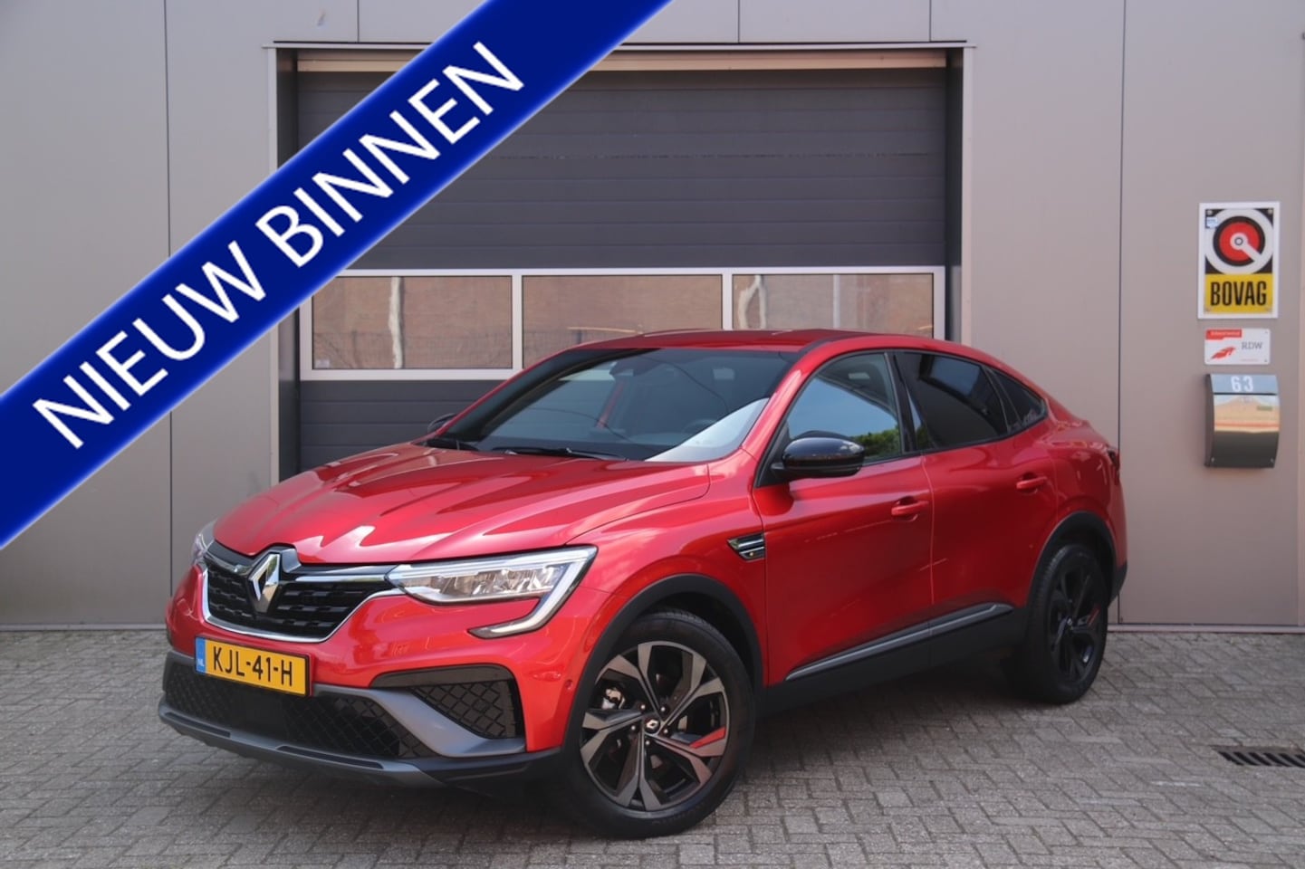 Renault Arkana - 1.6 E-Tech Hybrid 145 R.S. Line, Stoel & Stuurverwarmd, Camera, Cruise, Navi - AutoWereld.nl