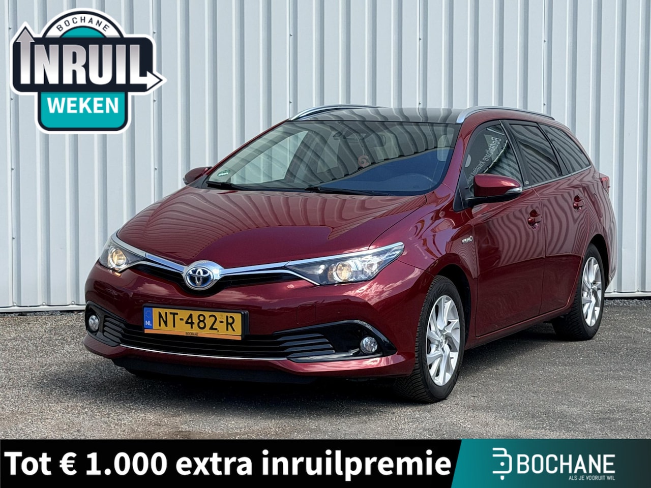 Toyota Auris Touring Sports - 1.8 Hybrid Business Pro | LED | Keyless | Climate Control | Cruise Control | Lichtmetalen - AutoWereld.nl