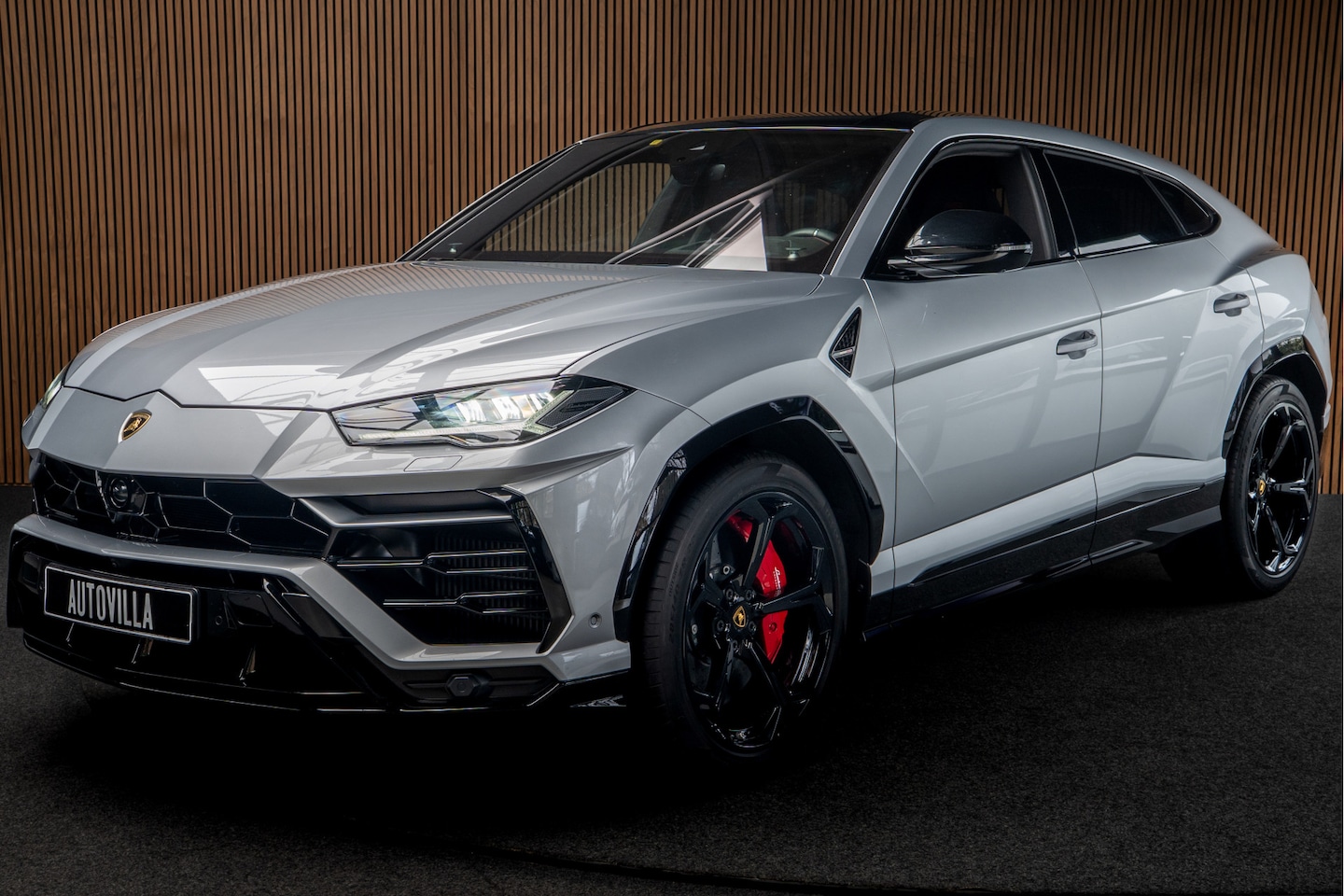 Lamborghini Urus - 4.0 V8 HUD Leder Ceramic B&O 360° Massage ACC Alcantara hemel Elektr. achterklep Elektr. v - AutoWereld.nl