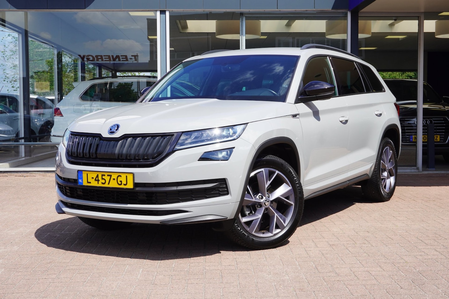 Skoda Kodiaq - 1.5 TSI Sportline Business Handgeschakeld | Airco | Elek. Pakket | Vol opties | Dealerauto - AutoWereld.nl