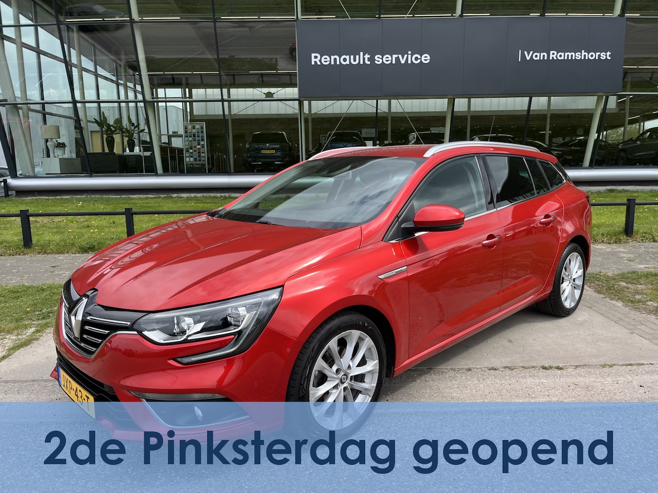 Renault Mégane Estate - 1.2 132PK TCe Limited / Camera / Blind spot warning / PDC V+A / Keyless / Cruise / 17''LMV - AutoWereld.nl