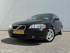 Volvo S60 - 2.5T AWD Kinetic Automaat Airco All Season Cruise