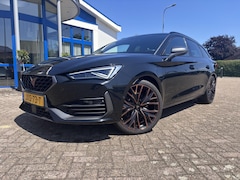 CUPRA Leon Sportstourer - 1.4 e-Hybrid VZ Performance | Elektrische stoelen met memory, 19 inch copper velgen, Start