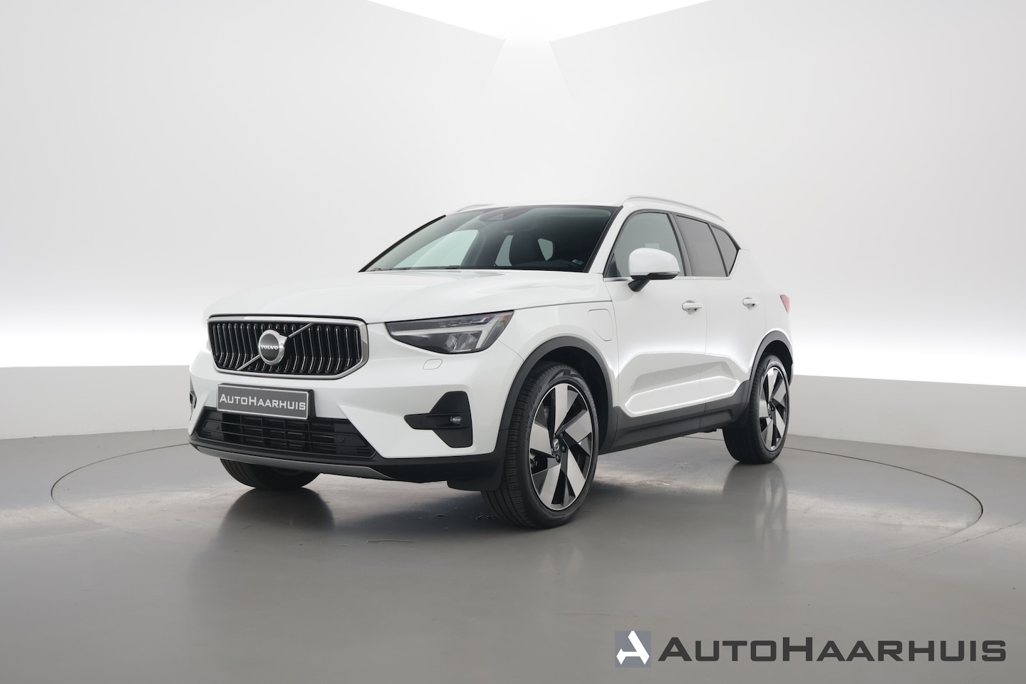 Volvo XC40 - 1.5 T5 Recharge Inscription SOH 93,9% | Pilot Assist | All Season | Apple CarPlay & Androi - AutoWereld.nl