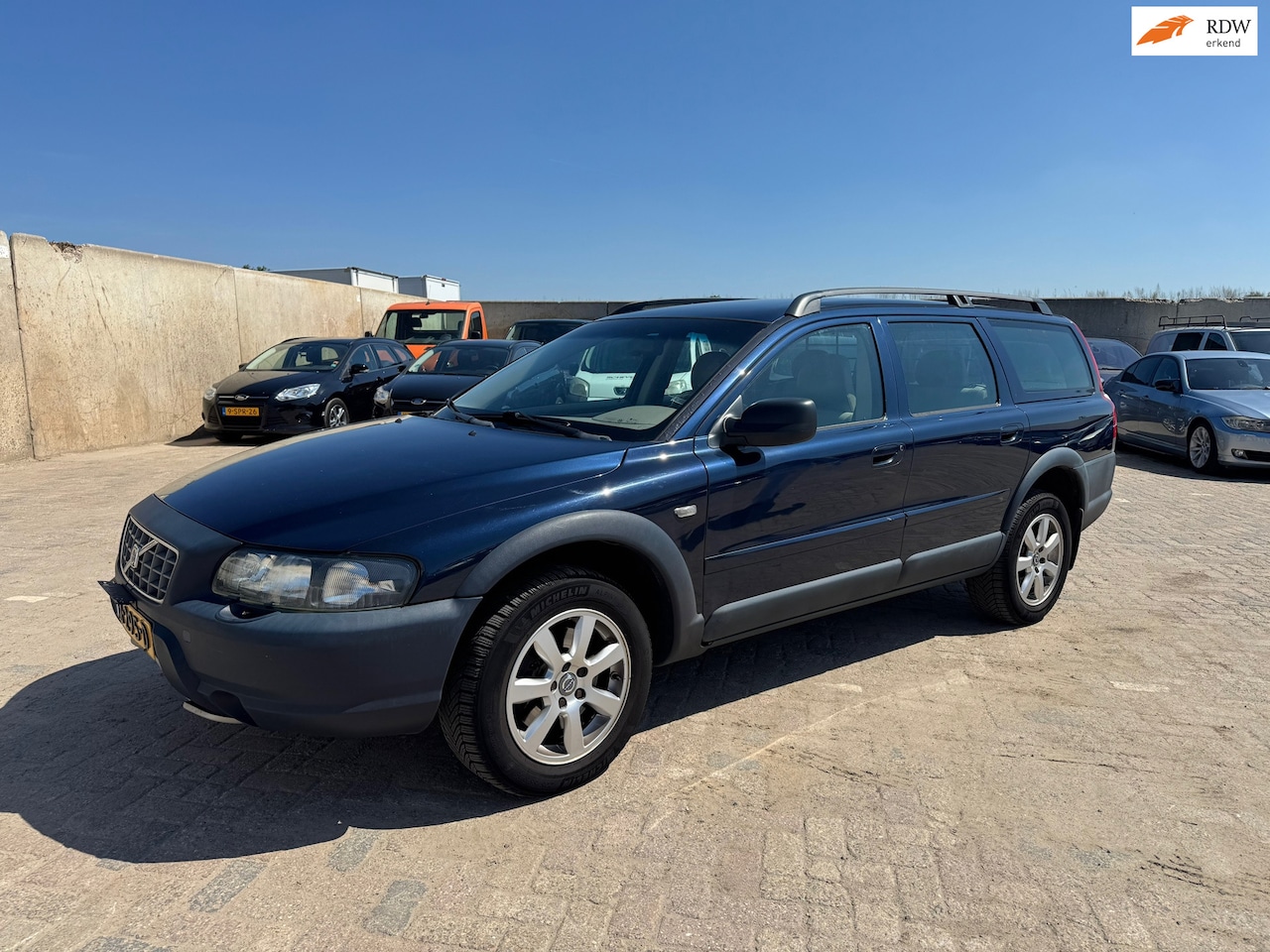 Volvo V70 Cross Country - 2.4 T AWD / NETTE STAAT / INRUILKOOPJE! - AutoWereld.nl