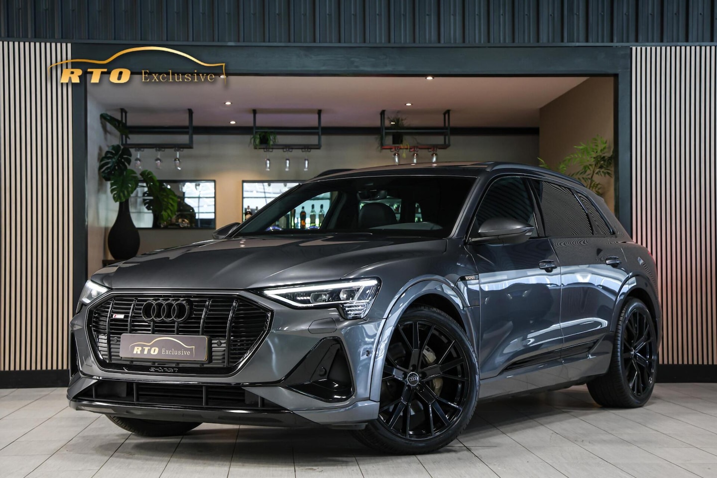 Audi e-tron - 50 71 kWh Quattro S-line|Pano|22''|Luchtvering - AutoWereld.nl