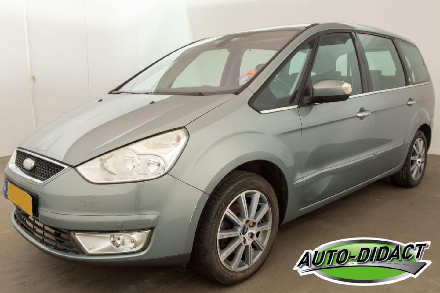 Ford Galaxy - 2.0-16V Ghia Motorschade - AutoWereld.nl