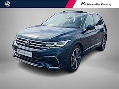 Volkswagen Tiguan - 1.4TSIeHybrid 180kW/245PK R-Line · Panoramadak · Leder · Trekhaak · Camera · Dodehoeksenso