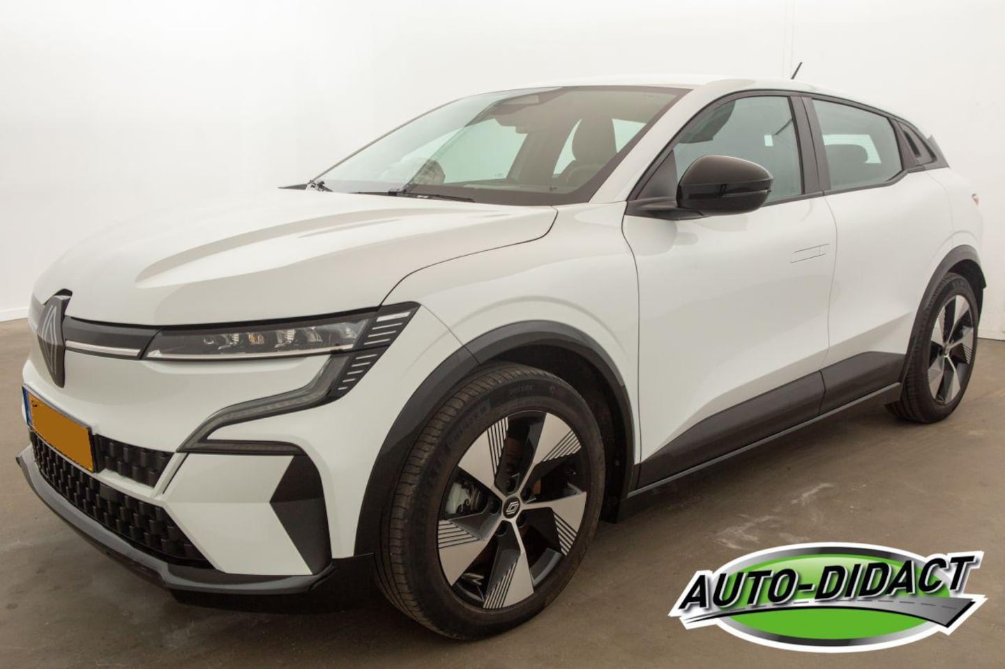 Renault Mégane E-Tech - No Active crash mode SOH 95% EV60 Optimum Charge Business Ed. - AutoWereld.nl