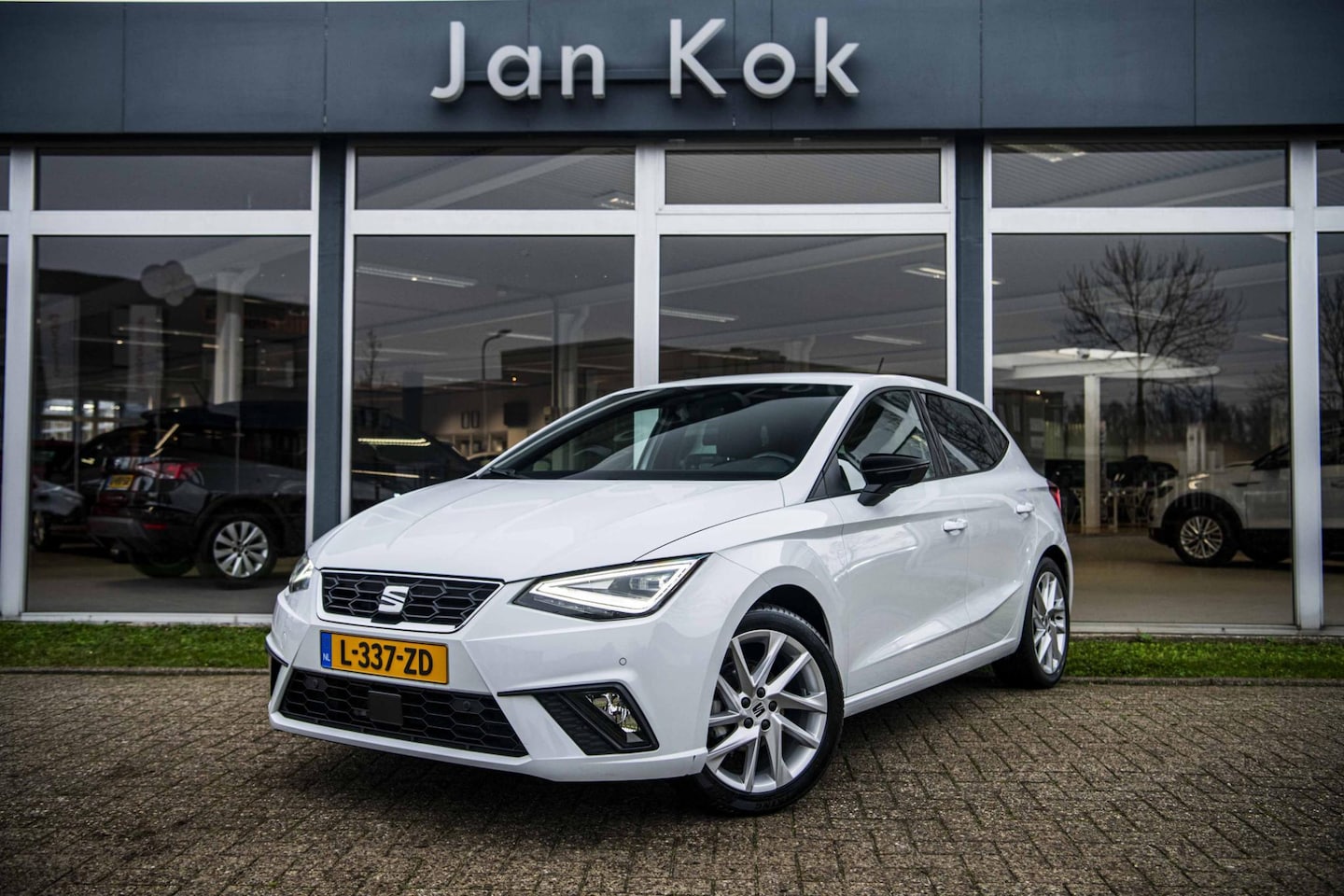 SEAT Ibiza - 1.0 TSi 95 pk FR | Facelift | Signature LED | Parkeersensoren | Climatronic - AutoWereld.nl
