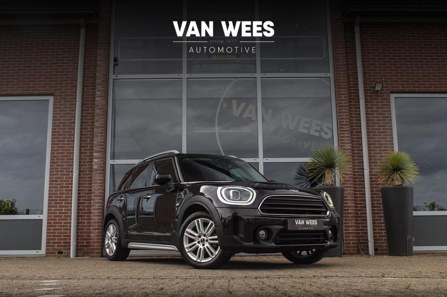 MINI Countryman - 1.5 Cooper Essential | 1e eigenaar | NL auto | Driving Assistant | Camera | Sportstuur | K - AutoWereld.nl