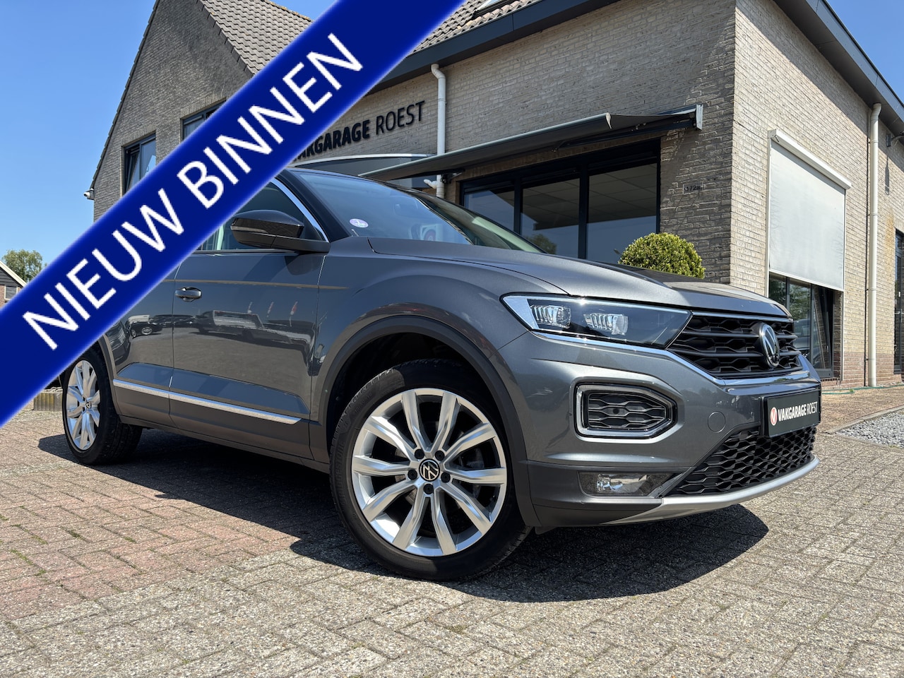 Volkswagen T-Roc - 1.5 TSI Automaat Sport Trekhaak / Full LED / Carplay - AutoWereld.nl