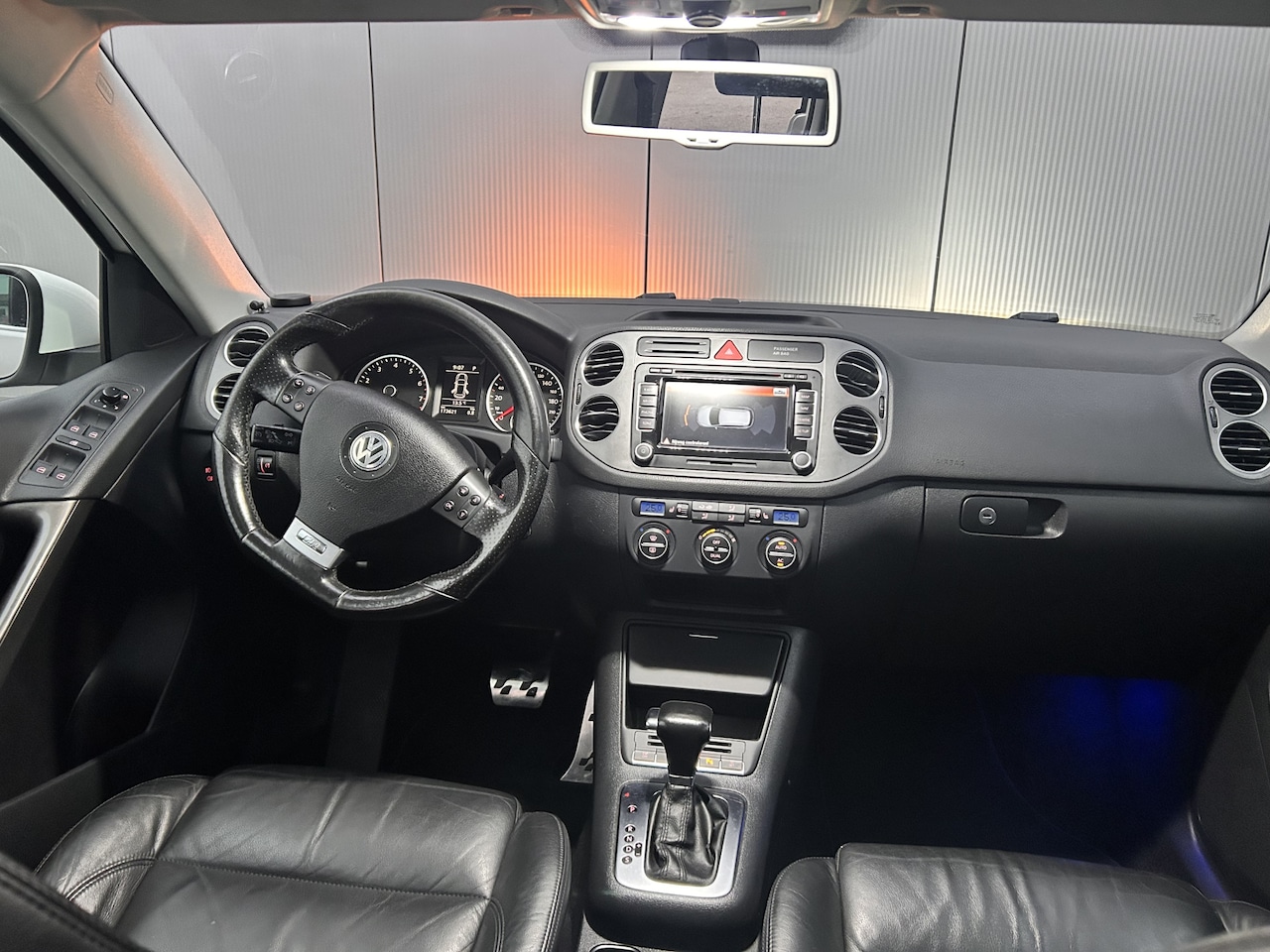 Volkswagen Tiguan - 2.0 TSI Track&Field 4Motion Volledig gereviseerde motor - AutoWereld.nl