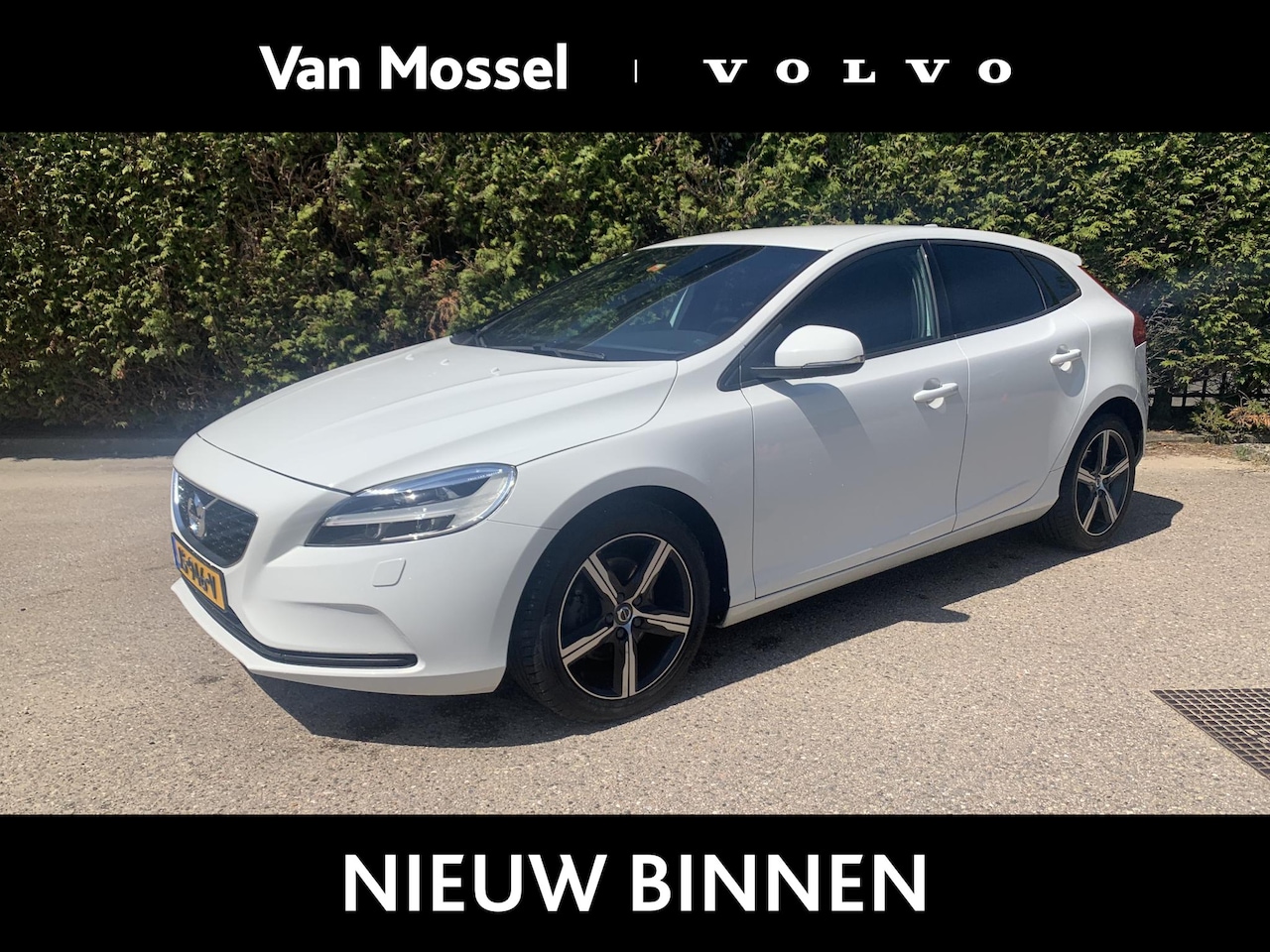Volvo V40 - T2 R-Design Apple Car Play - AutoWereld.nl