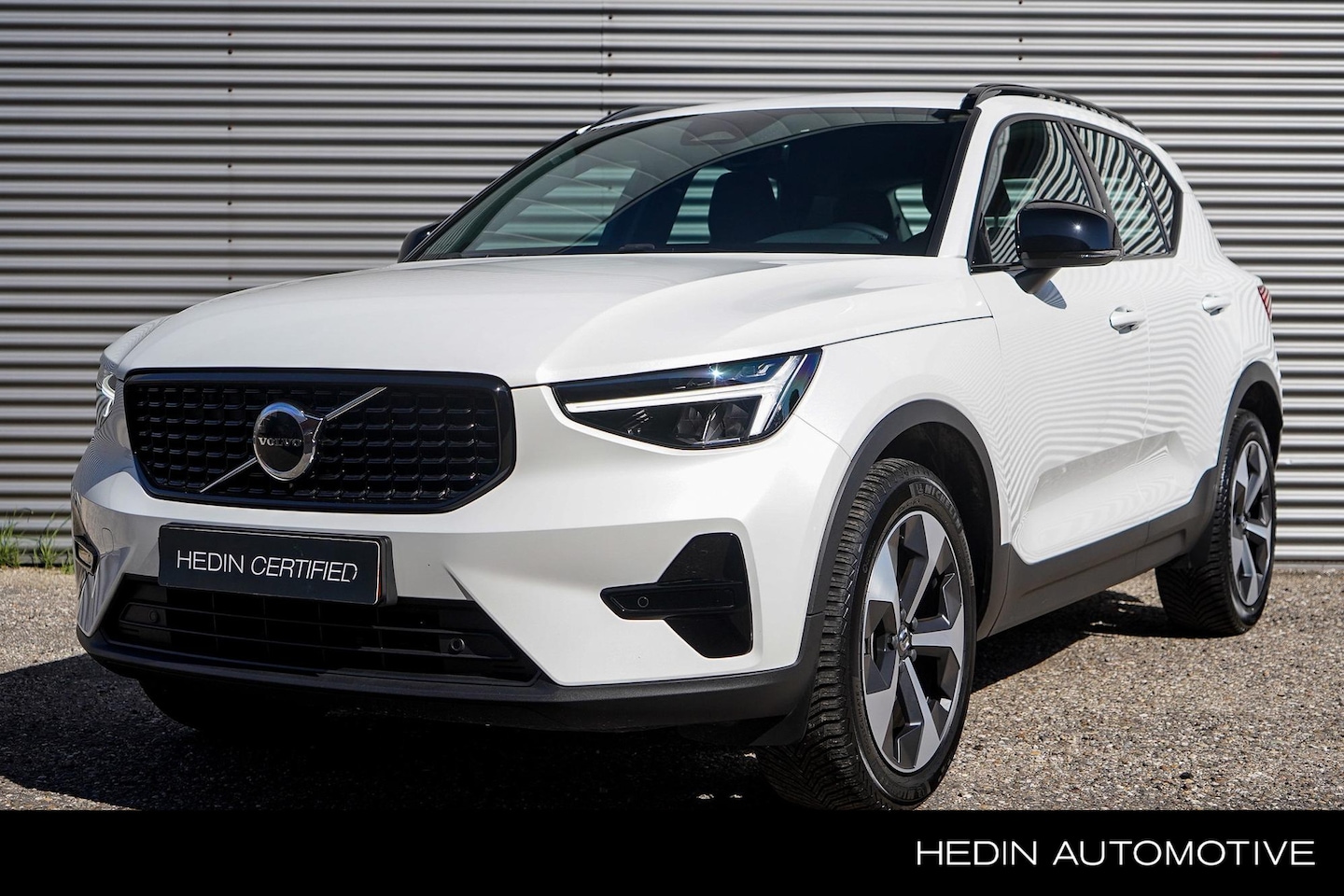 Volvo XC40 - 2.0 B4 197pk Plus Dark | Trekhaak | All season banden | Harman Kardon Premium Audio | Stoe - AutoWereld.nl