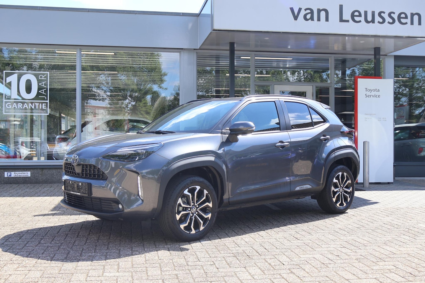 Toyota Yaris Cross - 1.5 HYBRID DYNAMIC STOEL-STUUR & RUITENWISSER VERW. KEYLESS DRAADLOZE TEL. LADER - AutoWereld.nl