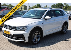 Volkswagen Tiguan - 2.0 TSI 4Motion Highline R-Line PANORAMADAK VIRTUAL ACC TREKHAAK