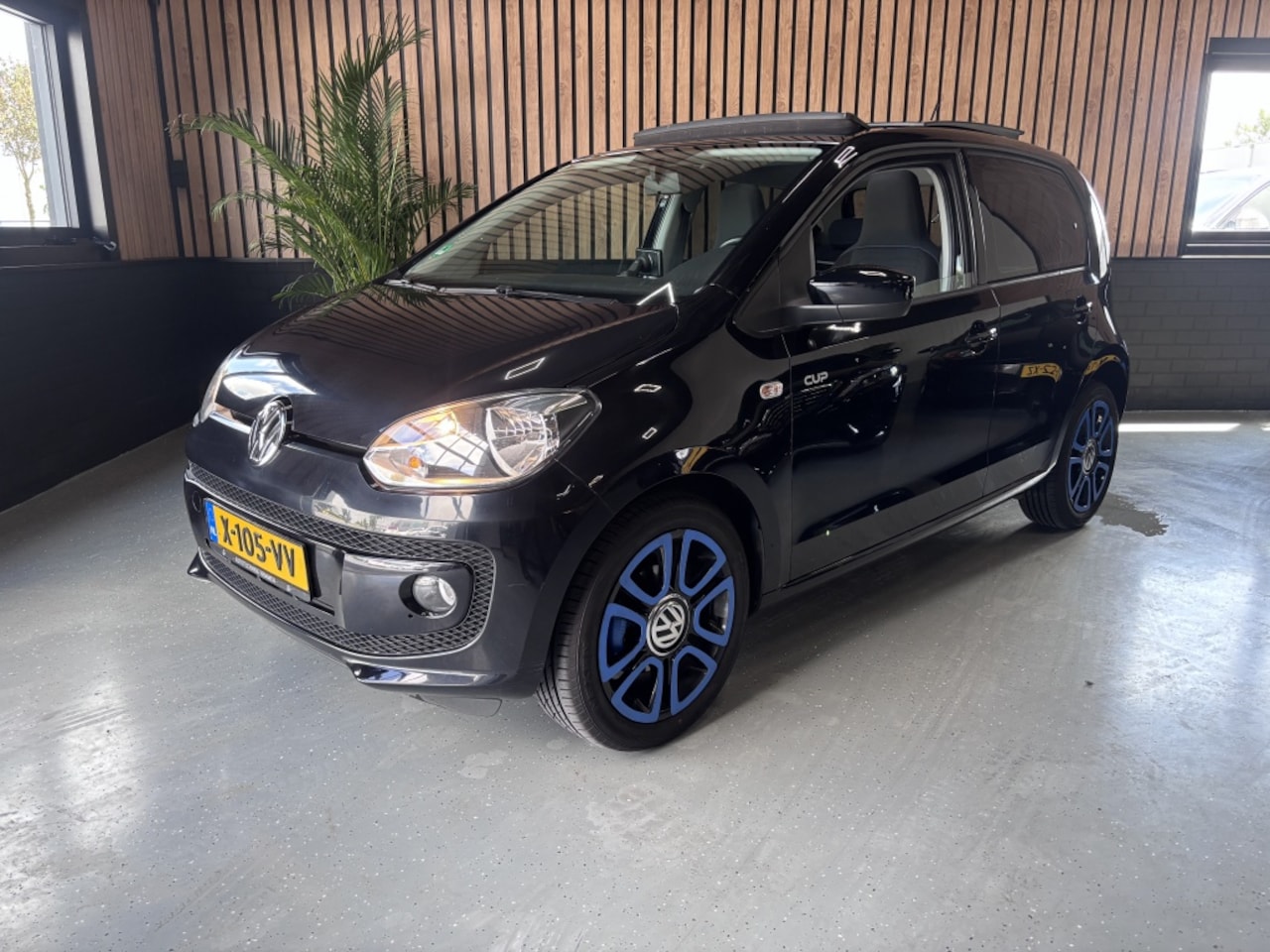 Volkswagen Up! - 1.0 high up OPENDAK! CUP UITVOERING! STOELVERWARMING - AutoWereld.nl