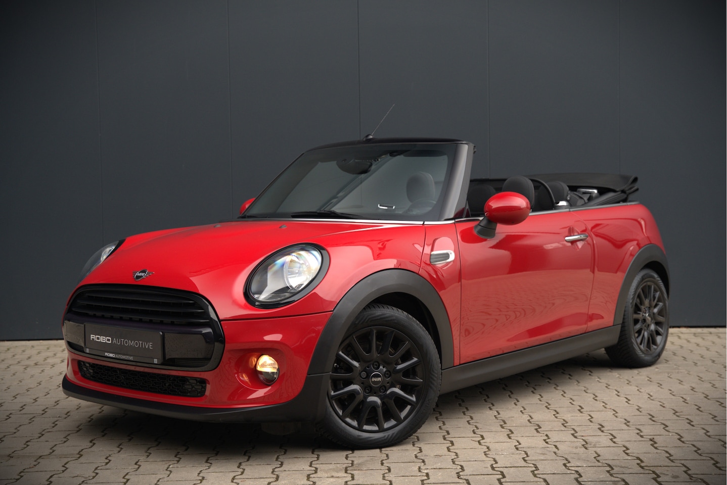 MINI Cabrio - Mini 1.5 Cooper Chili | Stoelverwarming | Cruise Control | Navigatie | Ambiance Verlichtin - AutoWereld.nl