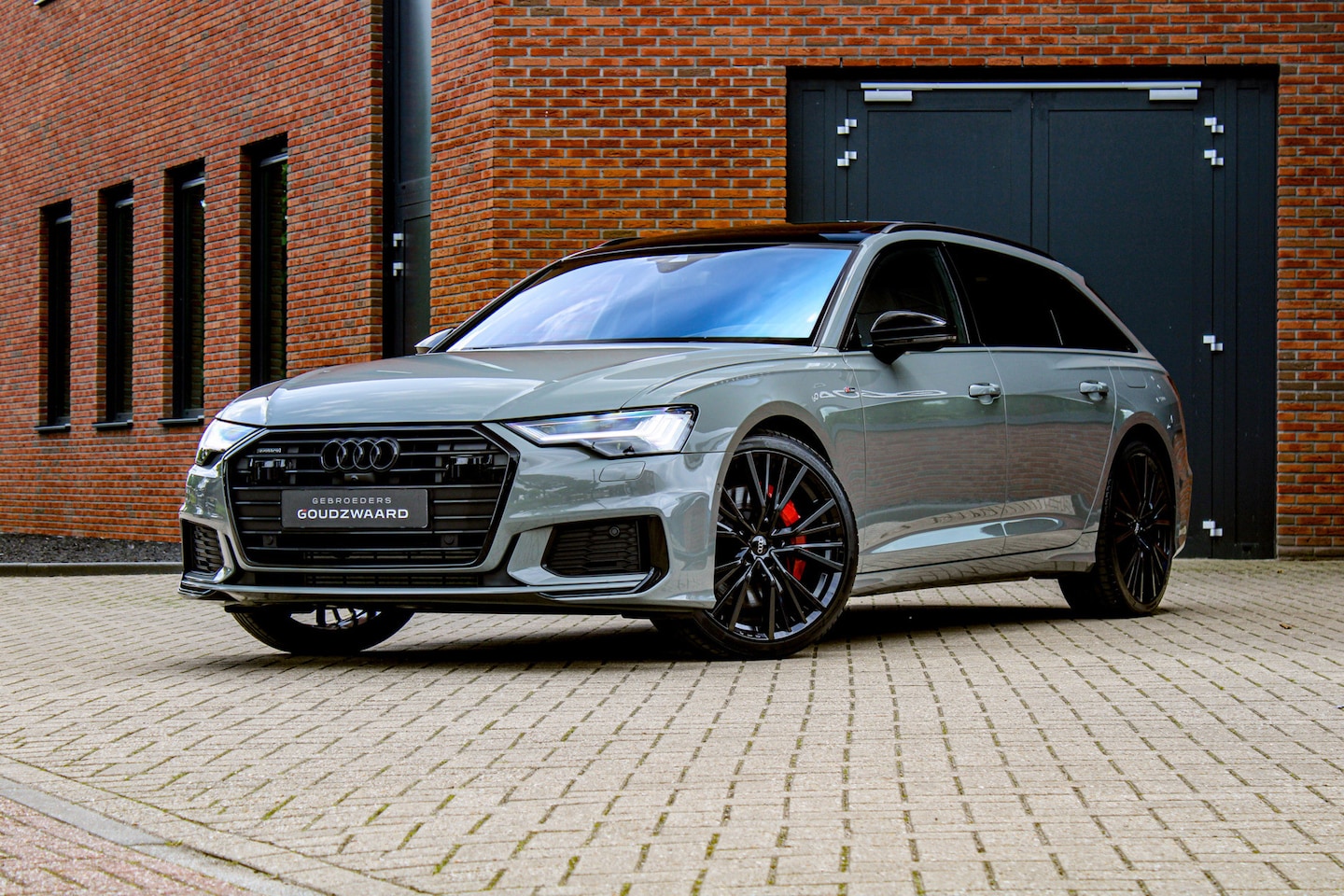 Audi A6 Avant - 55 TFSI e quattro Competition | Individual Quantumgrijs | Softclose | Pano | B&O | HUD | M - AutoWereld.nl