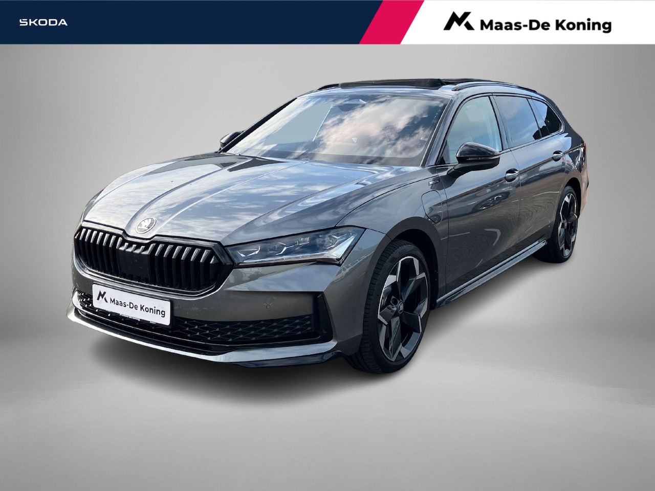 Skoda Superb - 1.5TSI PHEV 150kW/204PK Sportline DSG · Panoramadak · Trekhaak · Navigatie · Garantie t/m - AutoWereld.nl