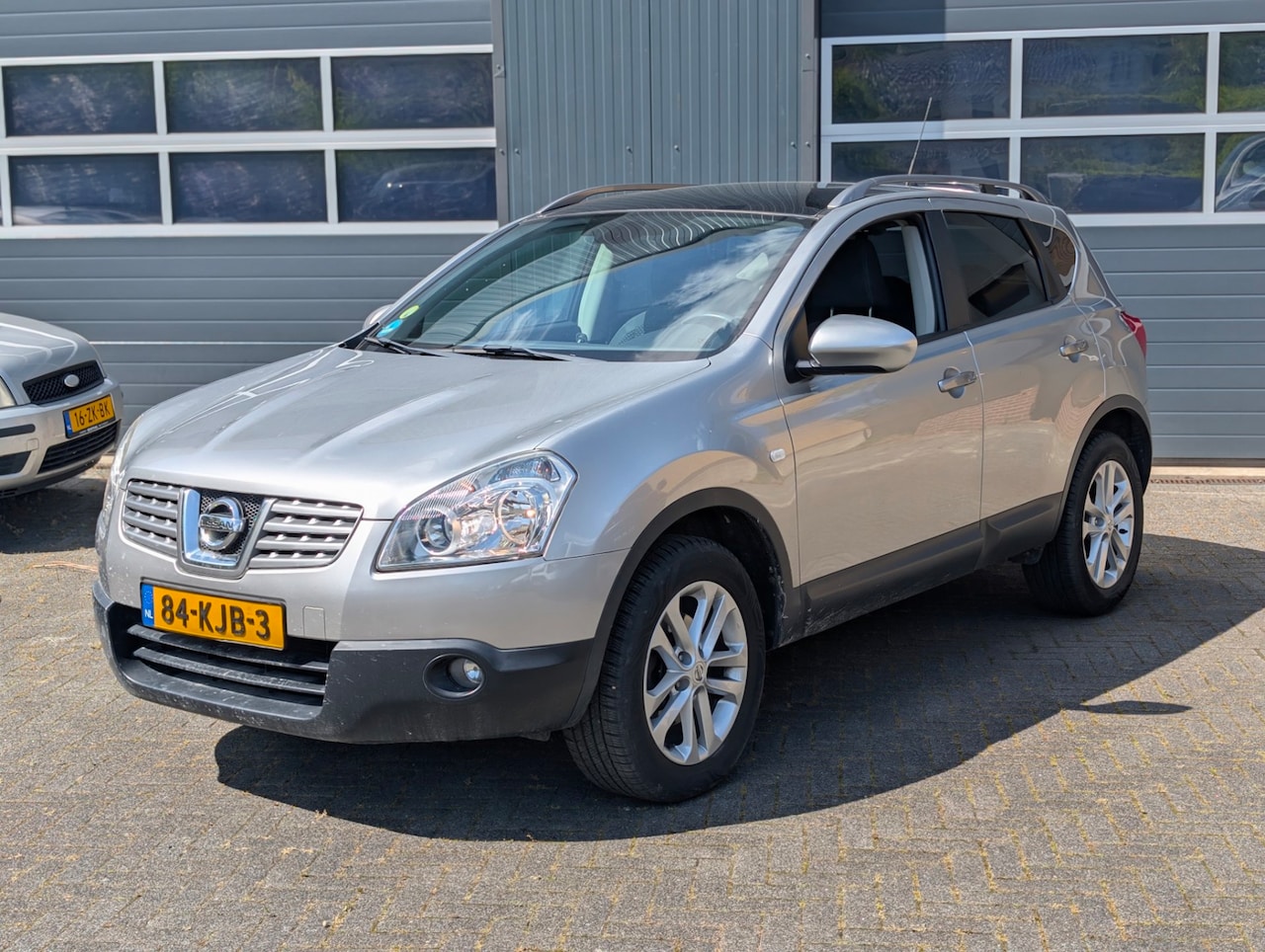 Nissan Qashqai - 2.0 Connect Edition Panoramadak |Trekhaak| 4 seizoenenbanden - AutoWereld.nl