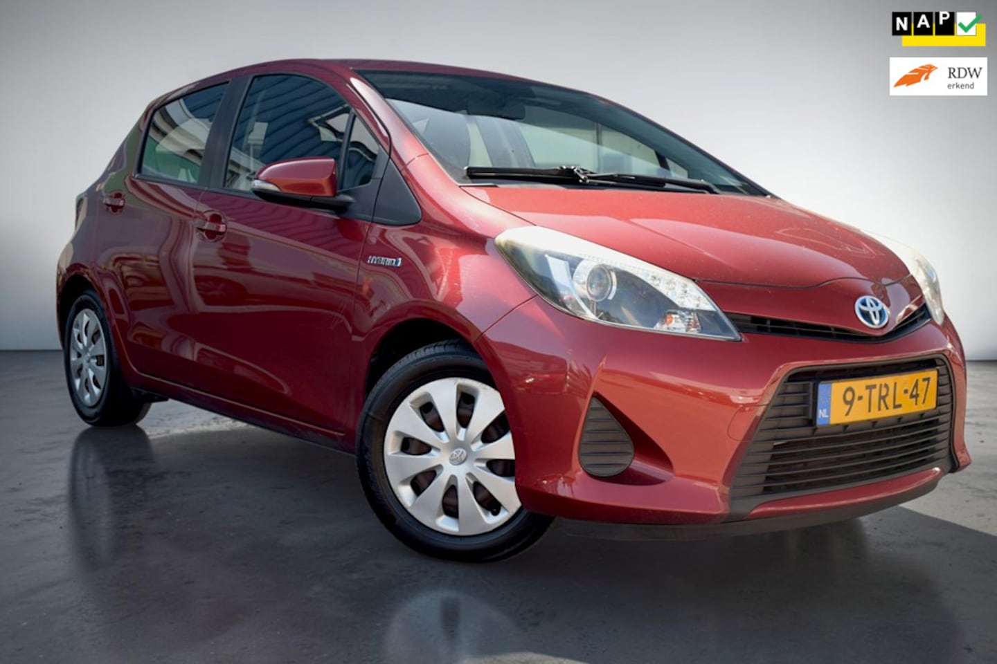 Toyota Yaris - 1.5 Full Hybrid Aspiration 1.5 Full Hybrid Aspiration, Afneembare trekhaak, Fullmap navigatie, Automaat - AutoWereld.nl