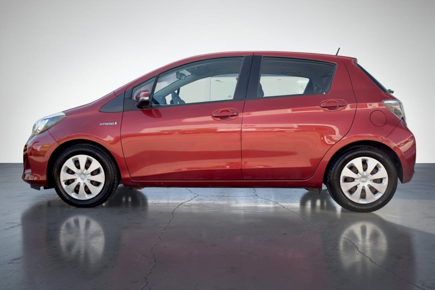 Toyota Yaris - 1.5 Full Hybrid Aspiration 1.5 Full Hybrid Aspiration, Afneembare trekhaak, Fullmap navigatie, Automaat
