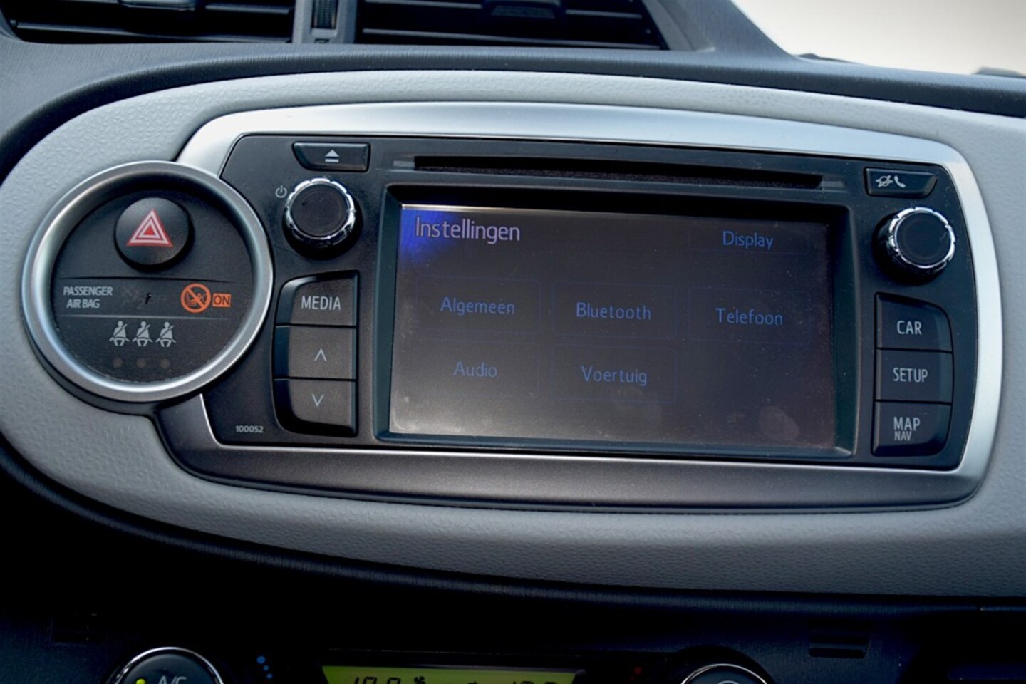 Toyota Yaris - 1.5 Full Hybrid Aspiration 1.5 Full Hybrid Aspiration, Afneembare trekhaak, Fullmap navigatie, Automaat