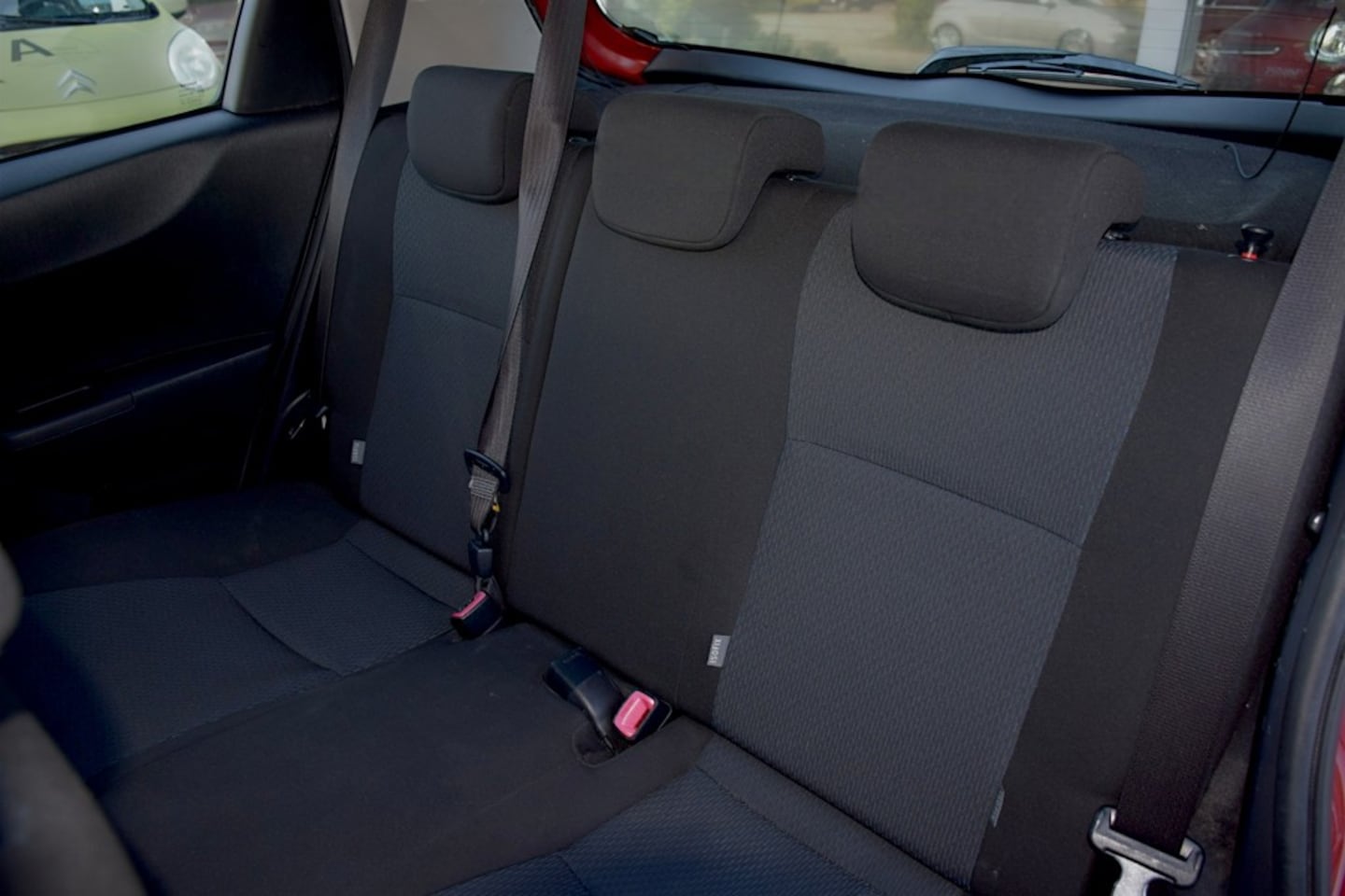 Toyota Yaris - 1.5 Full Hybrid Aspiration 1.5 Full Hybrid Aspiration, Afneembare trekhaak, Fullmap navigatie, Automaat