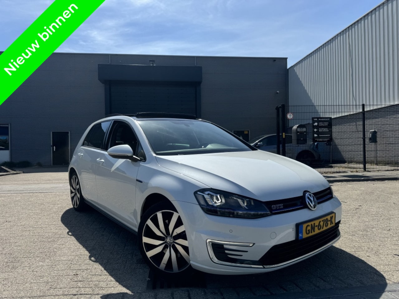 Volkswagen Golf - 1.4 TSI GTE Pano|Cam|Bigscreen|Full 225PK - AutoWereld.nl